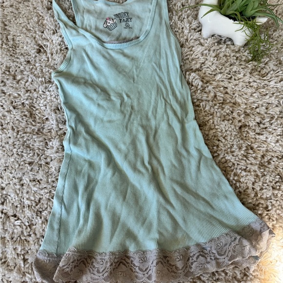 2000s vintage Y2K Sweet Tart cupcake light blue playful womens tank top … - Picture 3 of 3